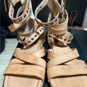 Freebird Tan Leather Studded Gladiator Sandals croc heels with zippers